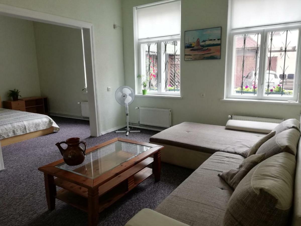 Figaro Villa Ventspils Bagian luar foto